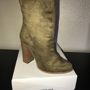 Olive bootie